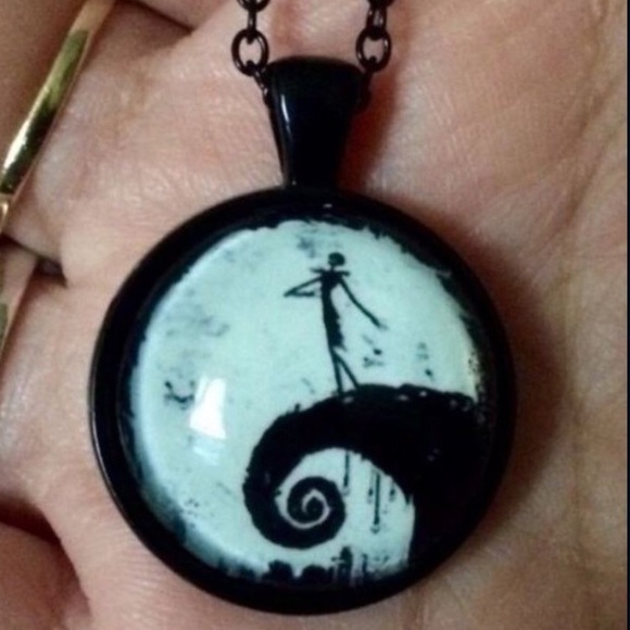 Nightmare before Christmas Necklace - Picture 1 of 3